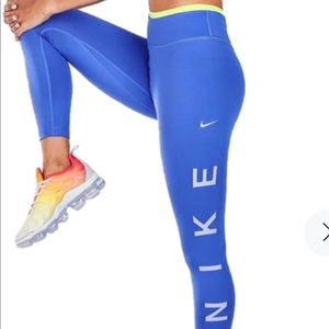 NWT Nike One tight fit
